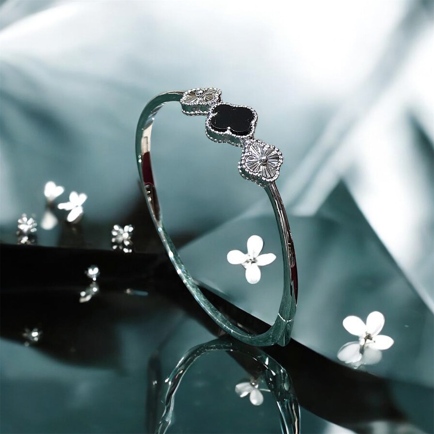 Noir Fleur Harmony Bracelet