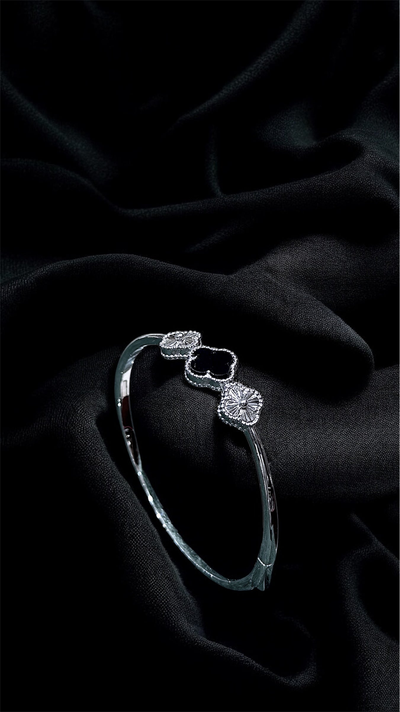 Noir Fleur Harmony Bracelet