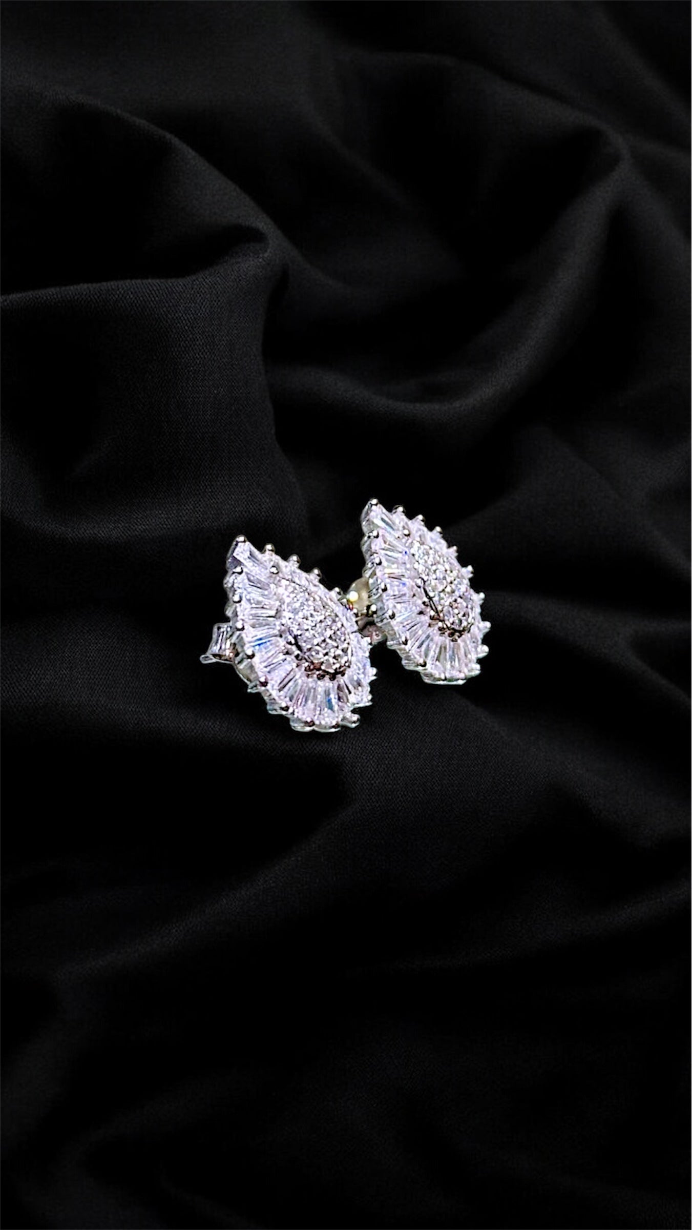 Luxe Pear Halo Spark Studs