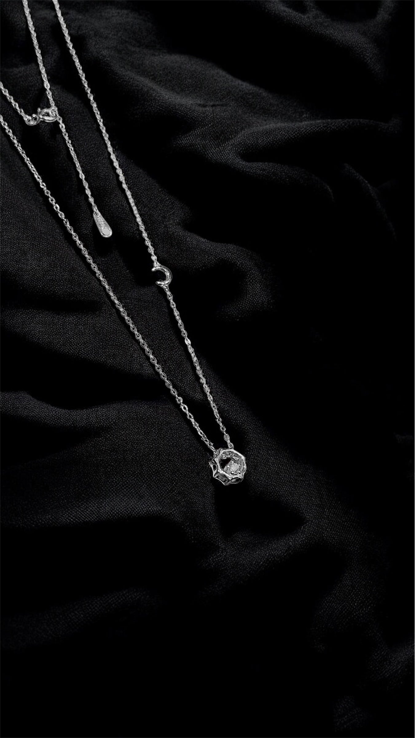 Hexa Bloom Pendant Necklace