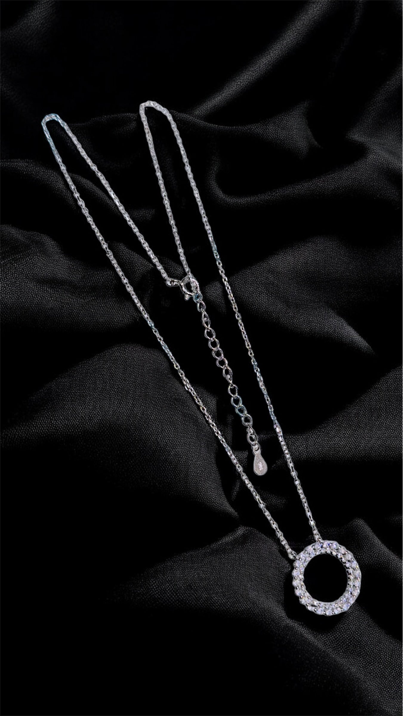 Crystal Halo Pendant Neclace