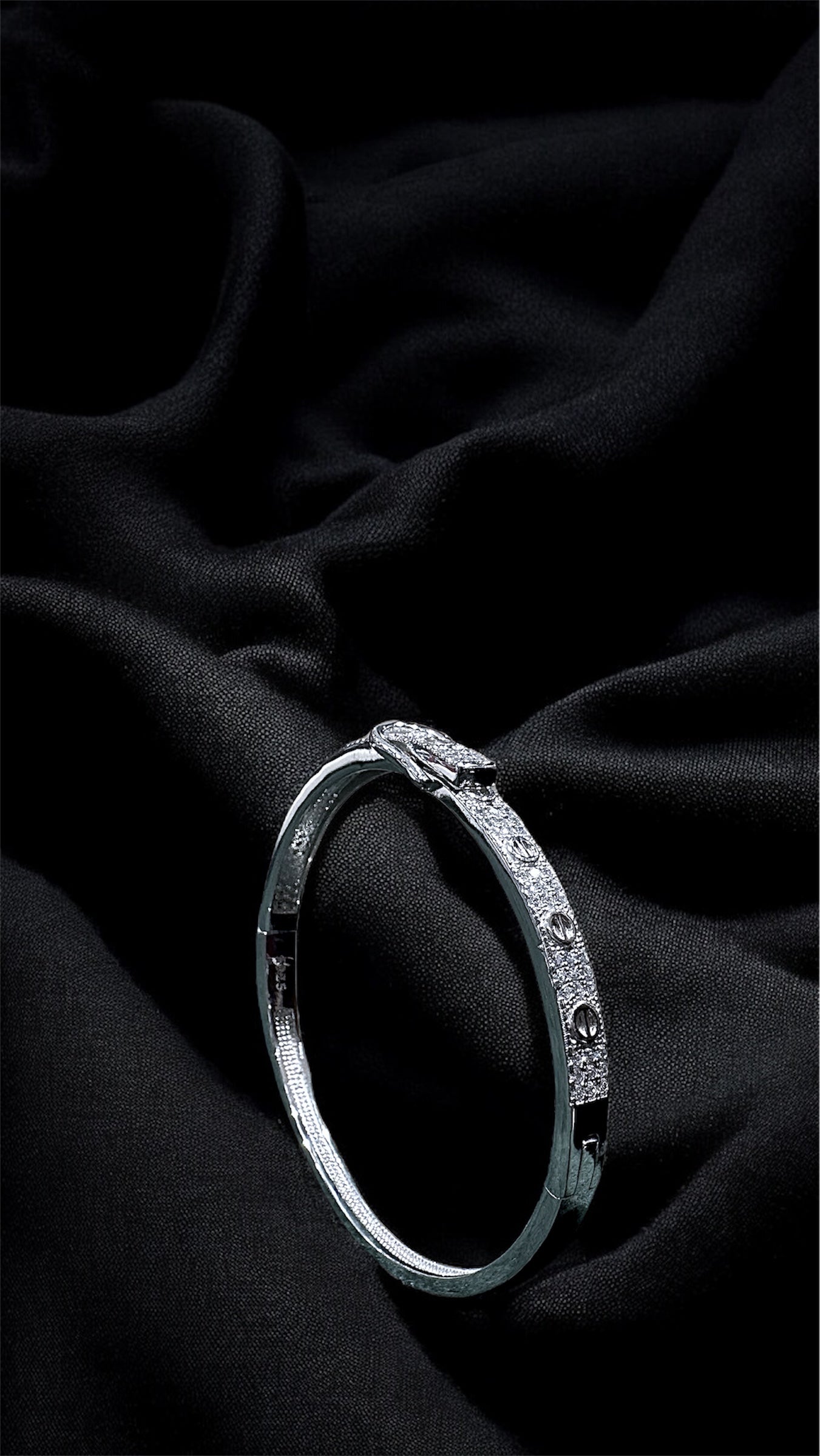 Eterna Buckle Elegance Bracelet