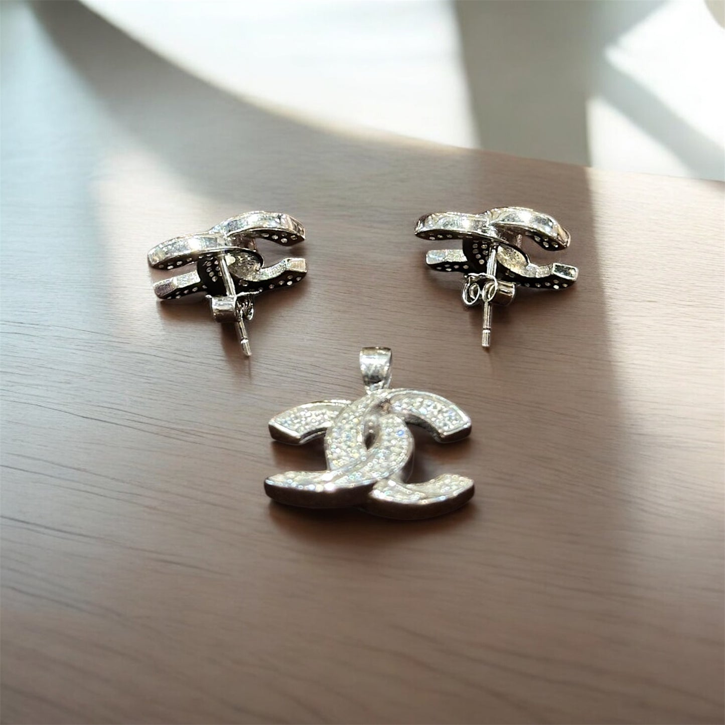 Lustro Interlock Signature Set