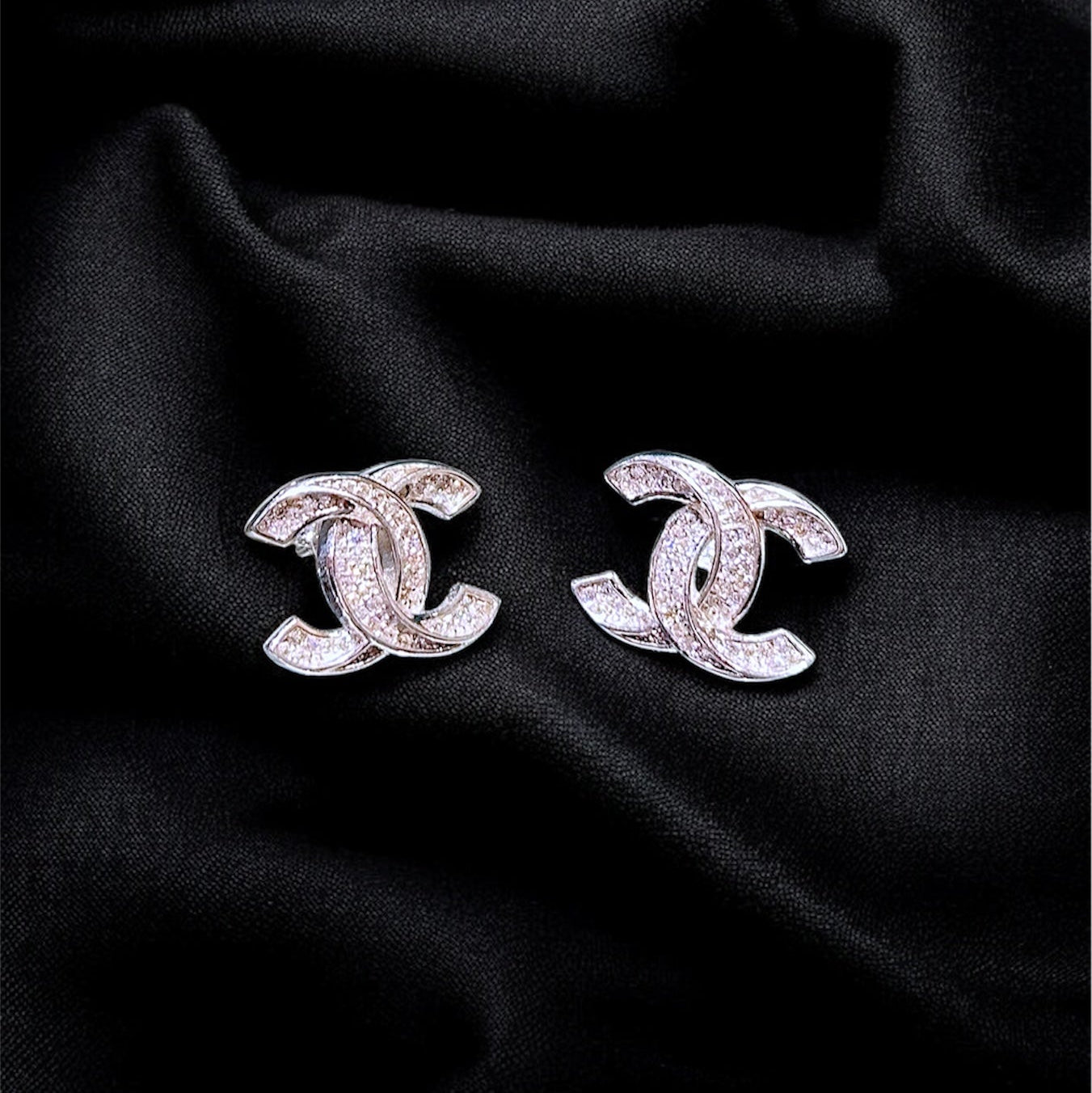 Lustro Interlock Signature Set