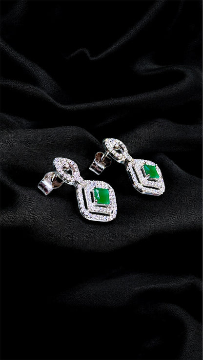 Emerald Radiance Infinity Necklace Set