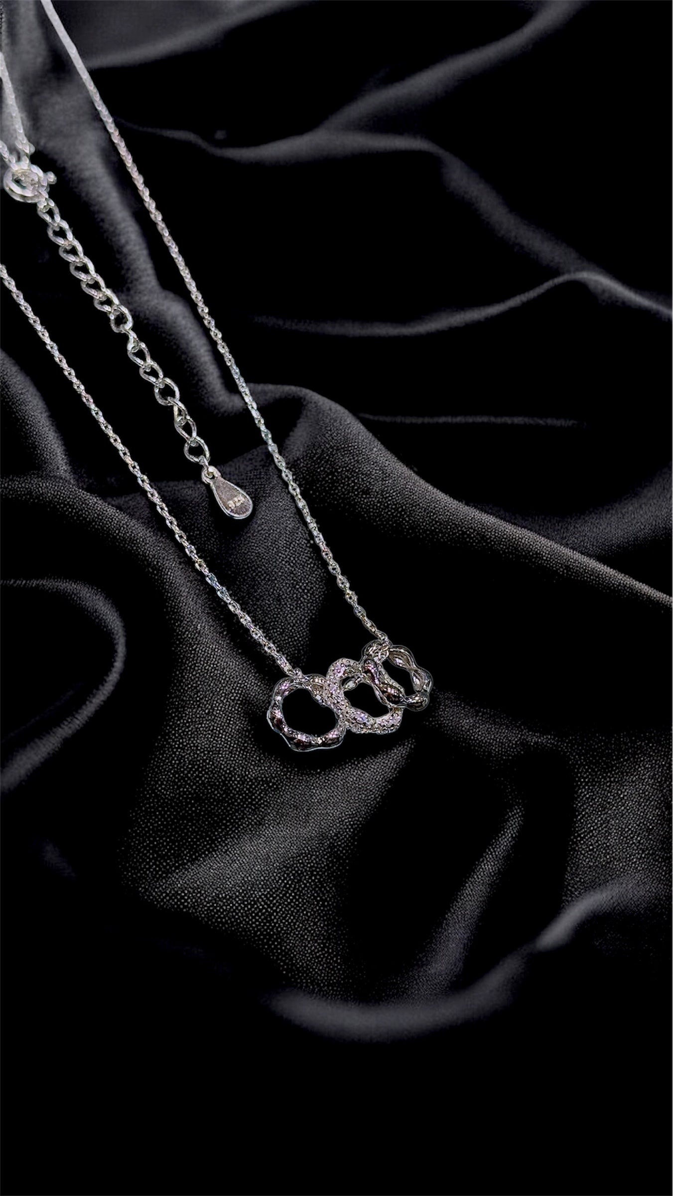 Tri-Link Radiance Silver Necklace