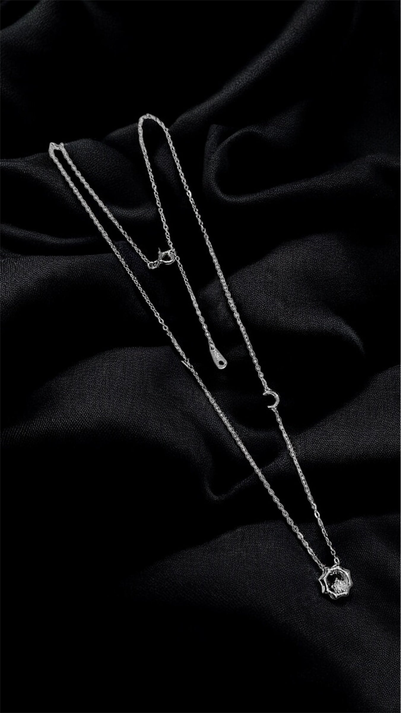 Hexa Bloom Pendant Necklace